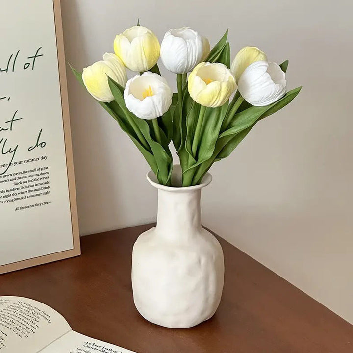 Decorative Realistic Tulip Bouquet