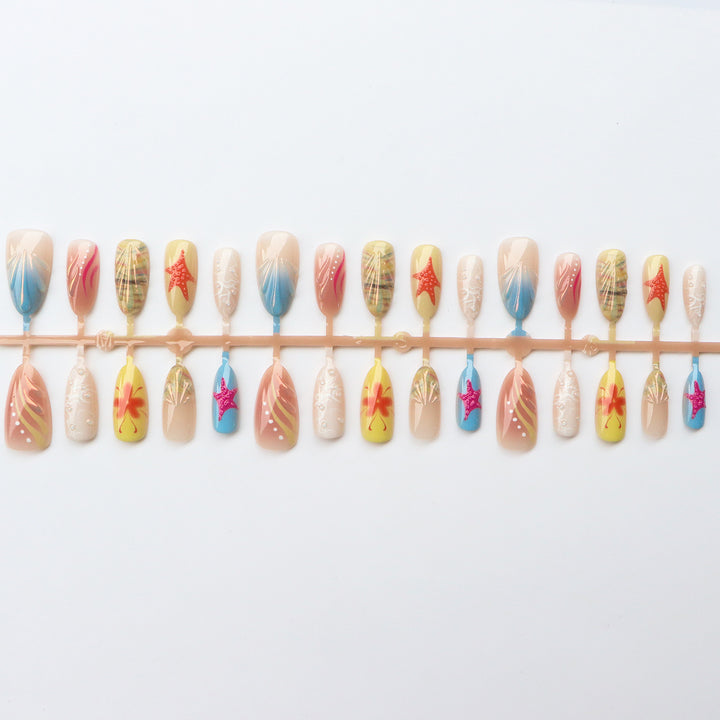 Artistic Beach-Themed Press-On Nail Set