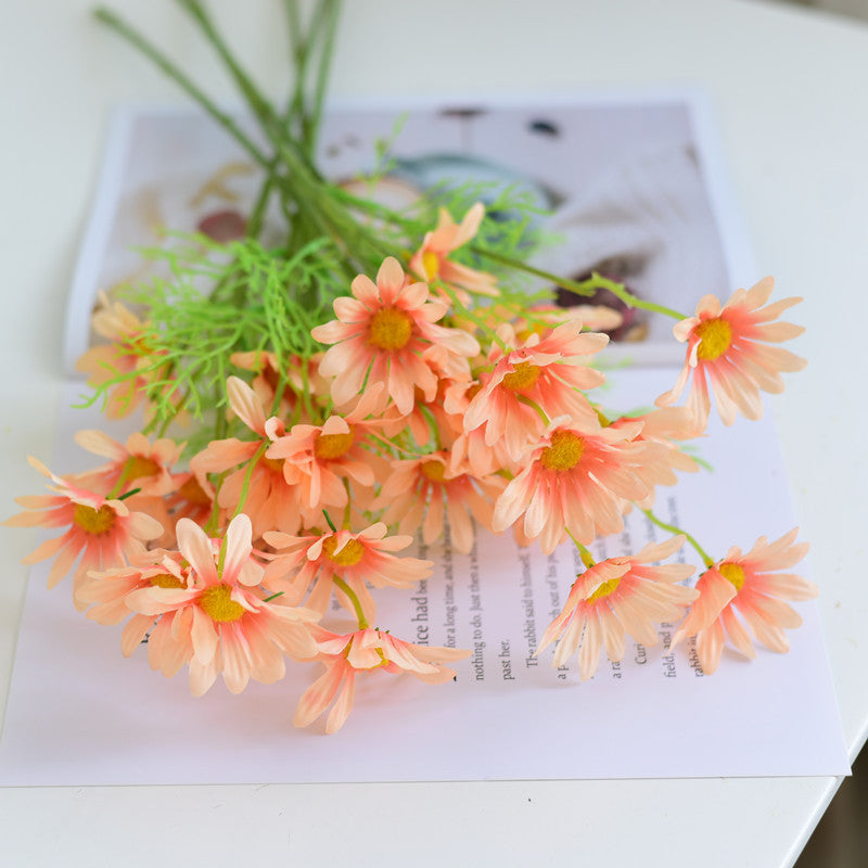 Lifelike Daisy Floral Bouquet
