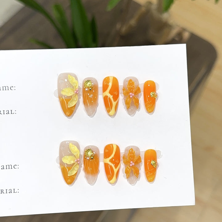Artistic Floral Design Press-On Nail Set