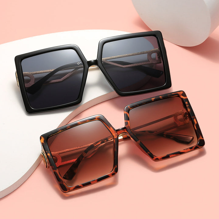 Women's oversized square sunglasses with elegant metal frame and polarizing lenses Kalsten