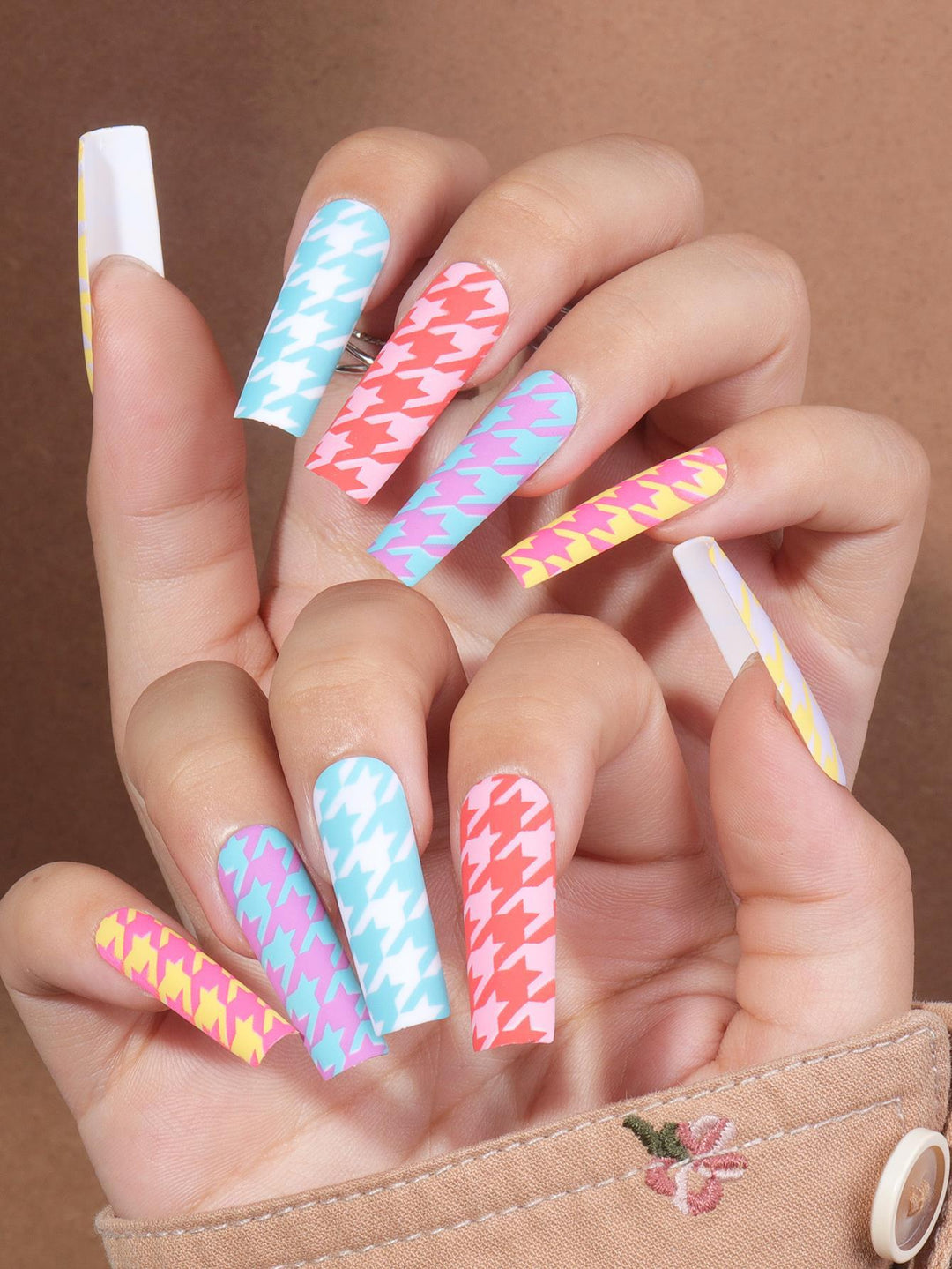 Houndstooth Pattern Press-On Nails Kalsten