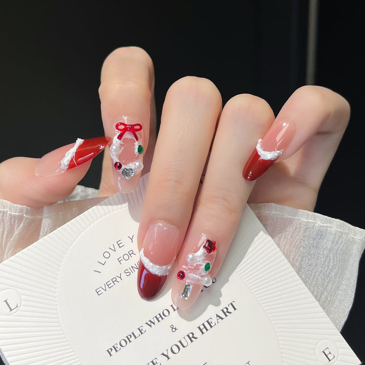 Holiday-Themed Press-On Nail Art Kalsten