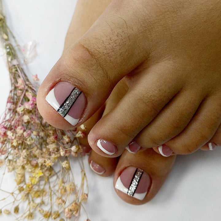 Artful toenail design with glamour accents Kalsten