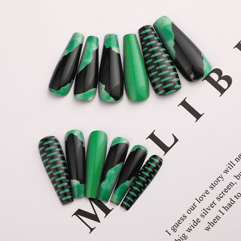 Artificial nails in an elegant design with a modern play of colors Kalsten