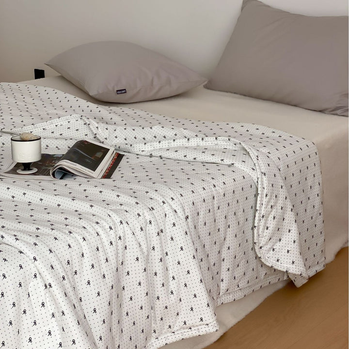 Quilted Comfort Comforter with Cute Cloud Dog Design