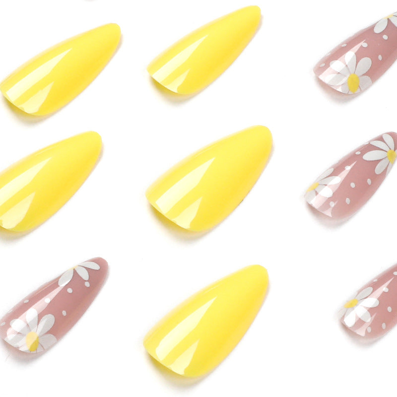 Artful Nail Art with Floral Accents Kalsten