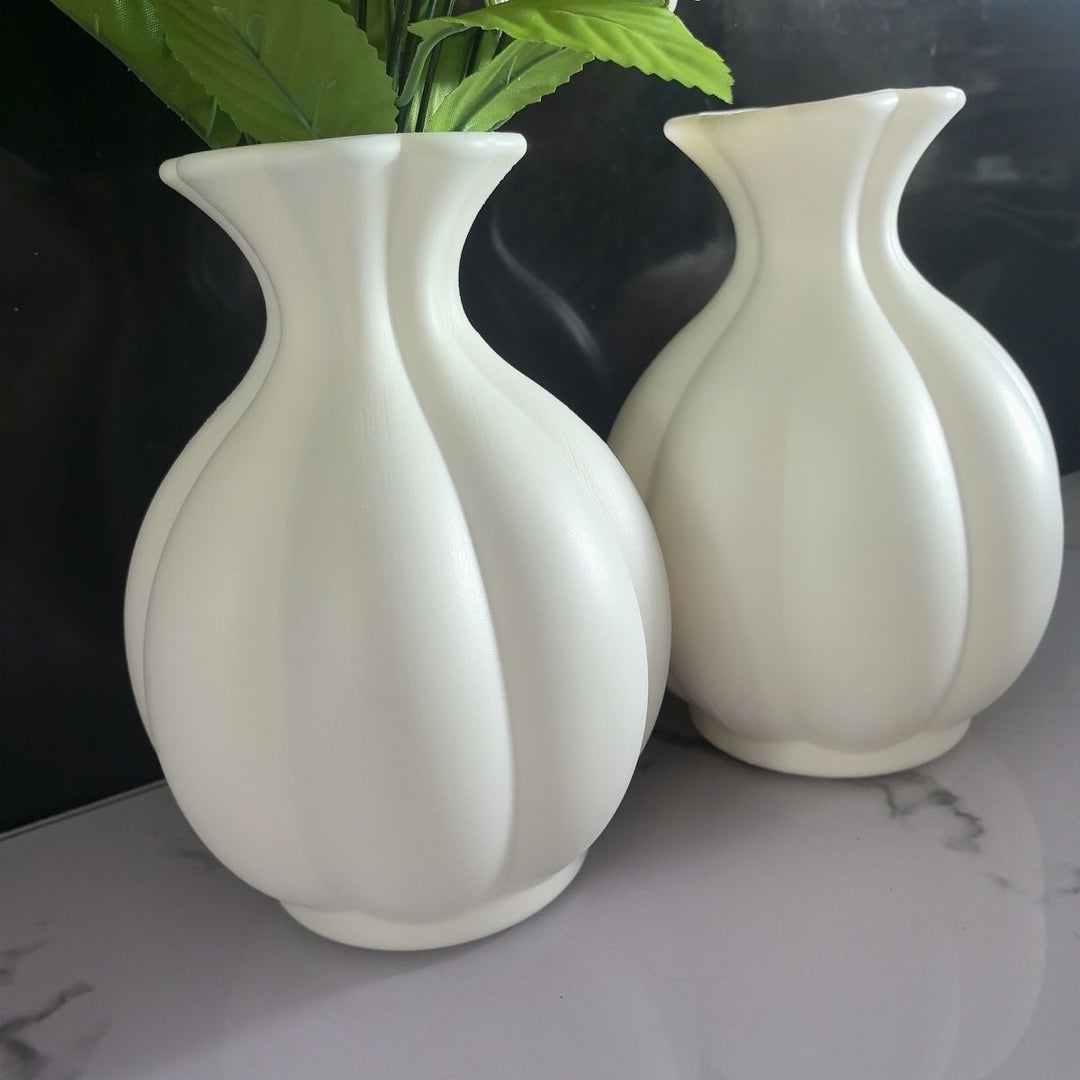 Elegant Sculpted Decorative Vase Kalsten