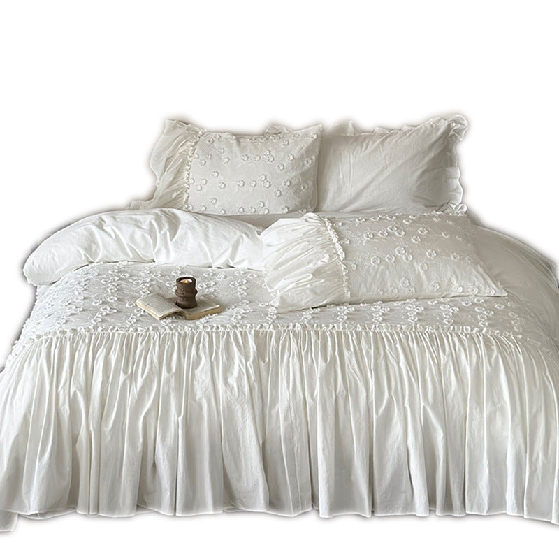 High-quality duvet cover set made of cotton yarn with 3D floral embroidery and ruffled frill