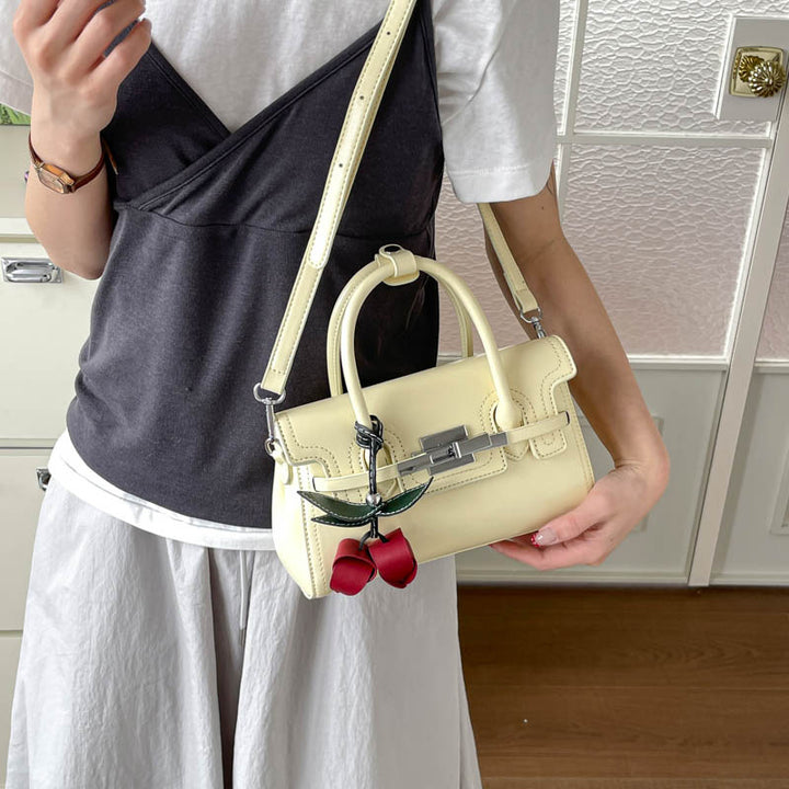 Fashion-Forward Structured Handbag Kalsten
