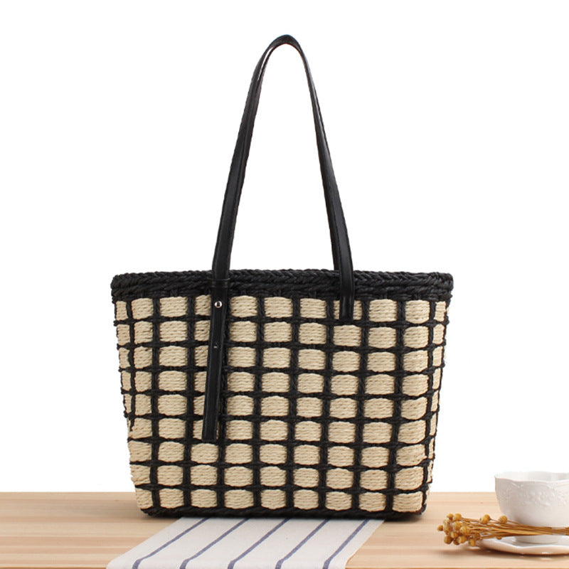 Elegant Straw Bag with Chic Design Kalsten