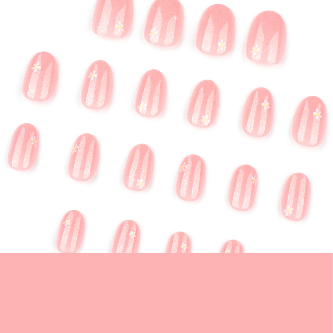 Elegant Nail Art with delicate floral motifs Kalsten