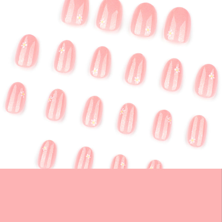 Elegant Nail Art with delicate floral motifs Kalsten