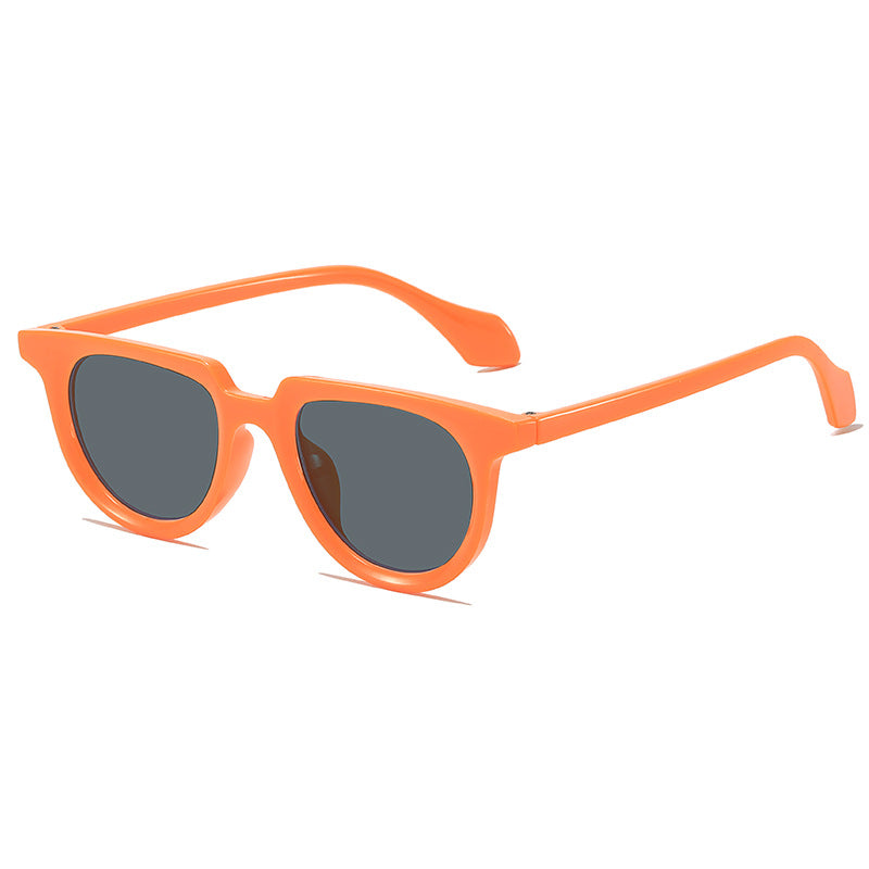 Retro-Inspired Clear Frame Sunglasses Kalsten