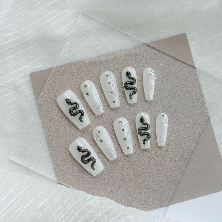 Artistic Snake-Themed Press-On Nails