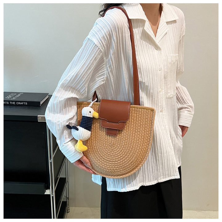 Creative Yarn-Inspired Handbag