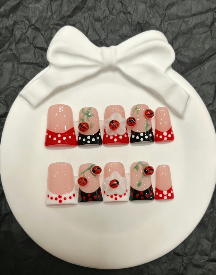 Artistic Ladybug-Themed Press-On Nails