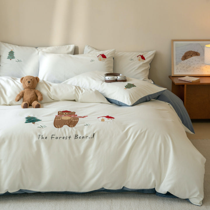 Reversible cotton bedding set with fine Christmas embroidery and satin finish reverse side