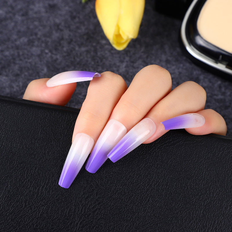 Artificial nails in elegant ombre design Kalsten