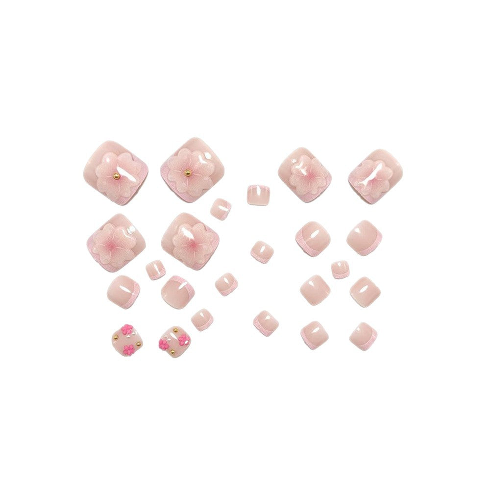 Nail art with floral accents Kalsten