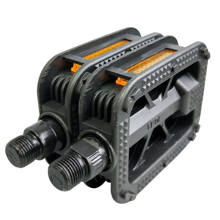 High-Traction Bicycle Pedals with Integrated Reflectors Kalsten