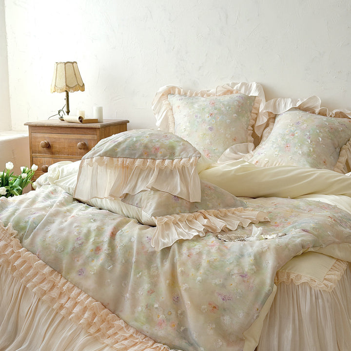Bedding set in vintage romantic style with ruffled frill and cotton satin