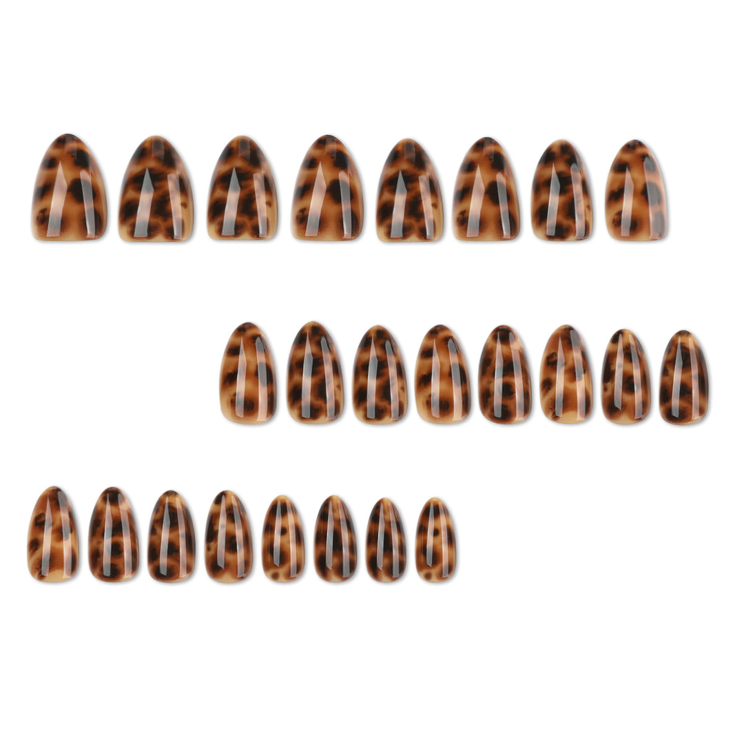 Artificial nail extensions in modern leopard pattern Kalsten