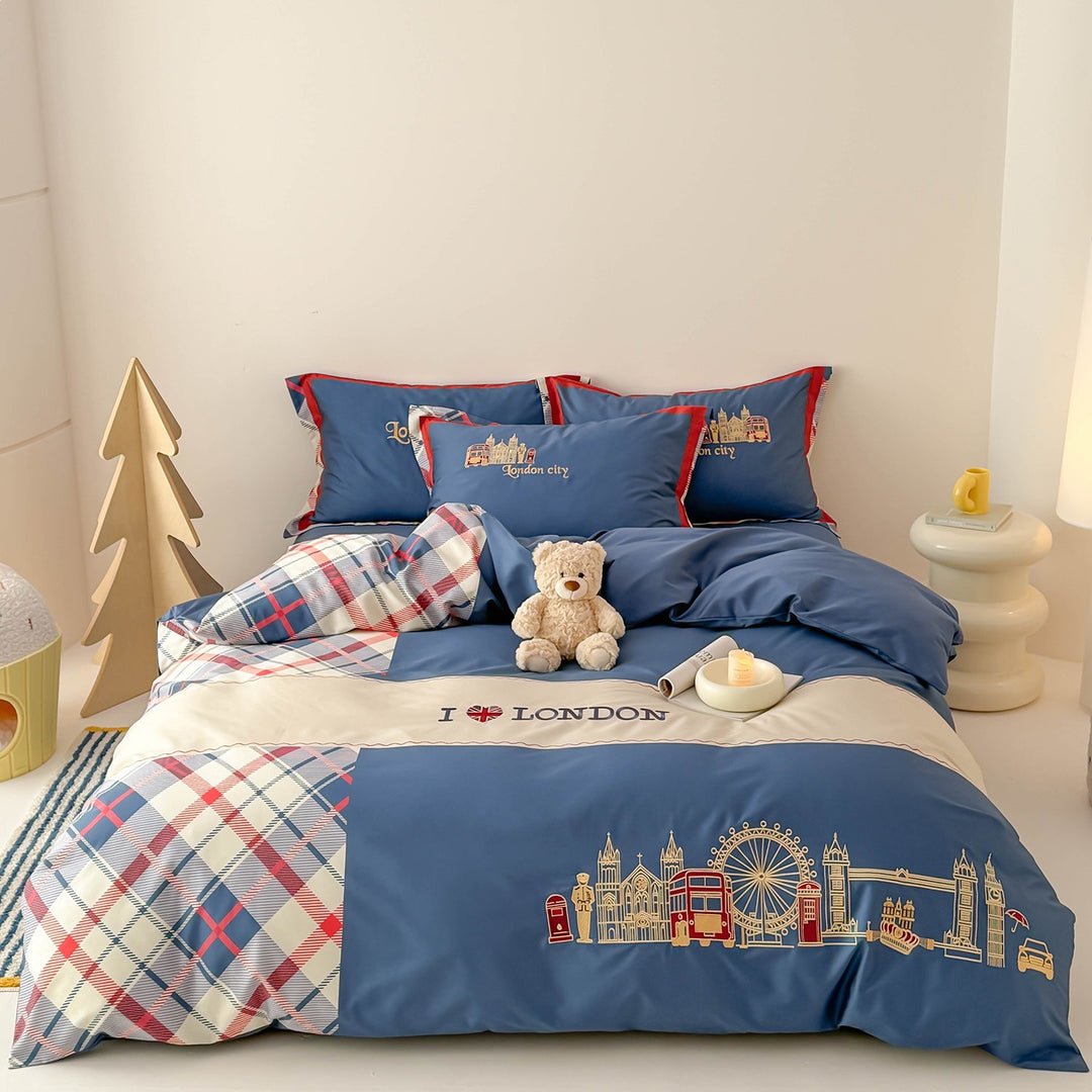 Bedding set with London motif and checked reversible sides