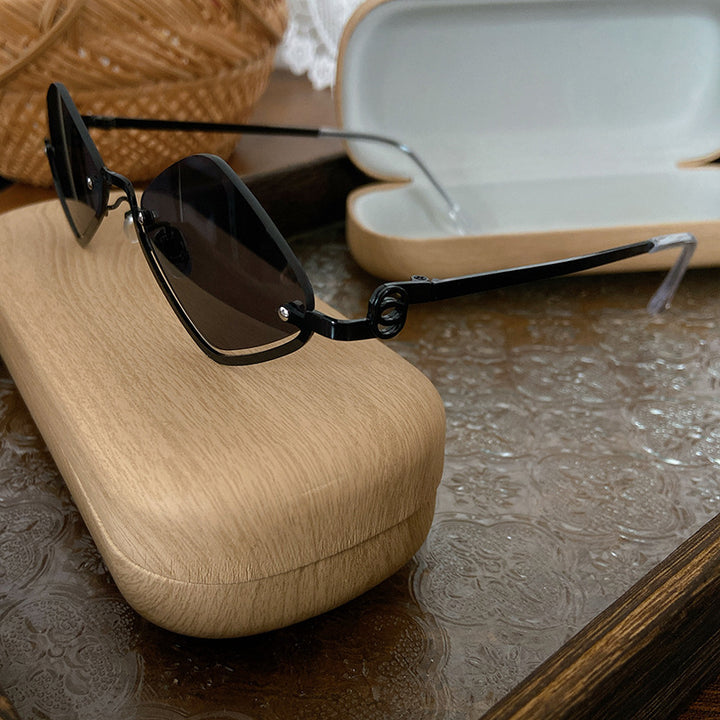 Fashionable Retro Sunglasses in Geometric Design Kalsten