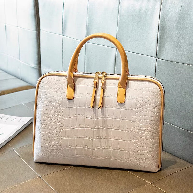 Elegant Handbag in Crocodile Look Kalsten