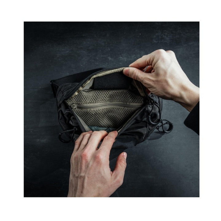 Practical waist bag with multiple compartments Kalsten