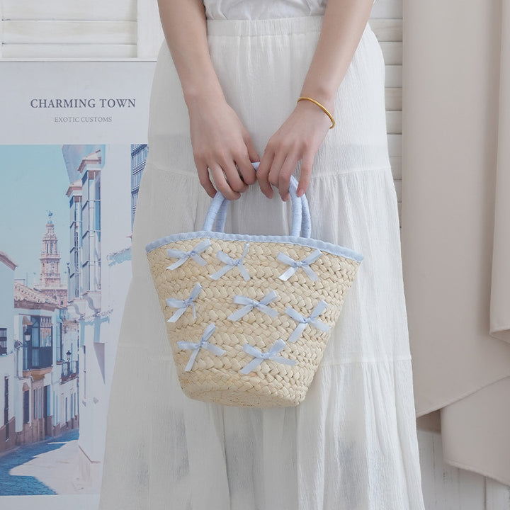 Basket bag with delicate bows and Kalsten lining