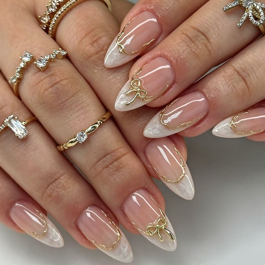 Stiletto Artificial Nail Set with Elegant Golden Accents Kalsten
