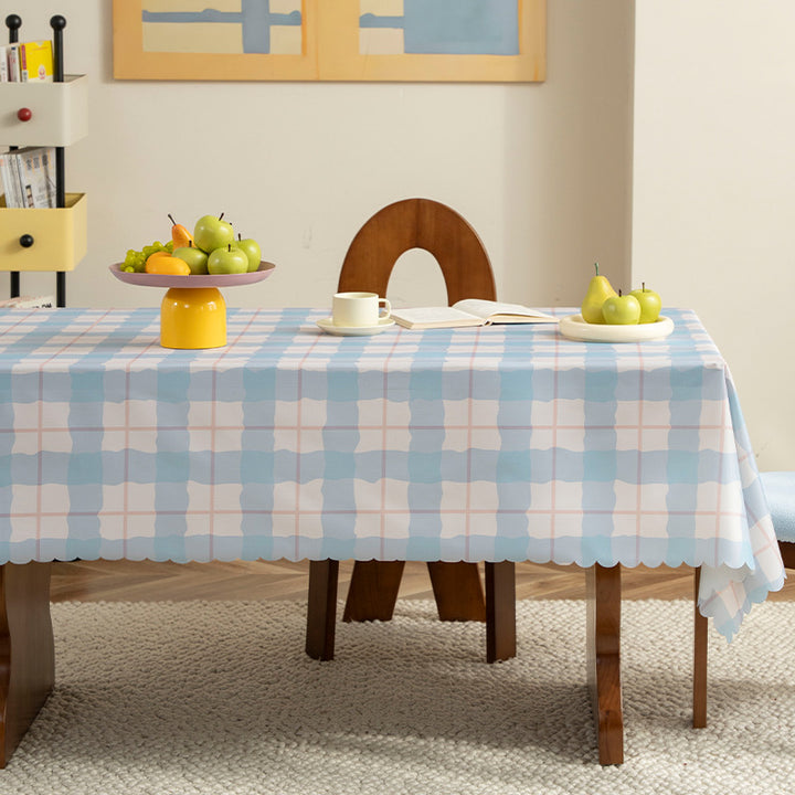 Washable checkered tablecloth with curved hem and water-repellent coating