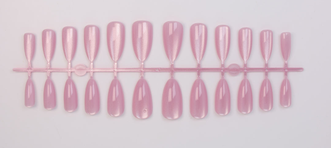 Artificial nail set with shimmering designs Kalsten
