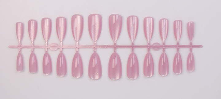 Artificial nail set with shimmering designs Kalsten