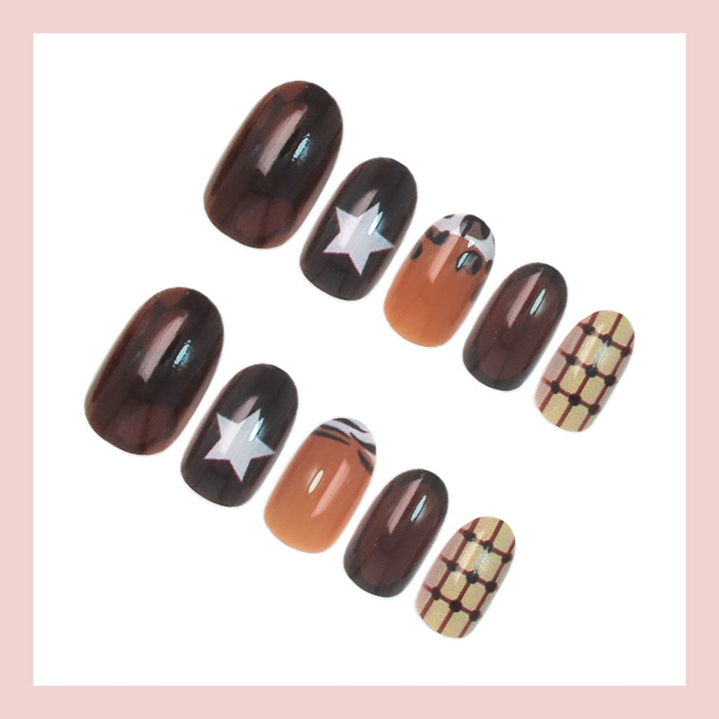 Artificial nail set with stylish geometric and trendy accents Kalsten