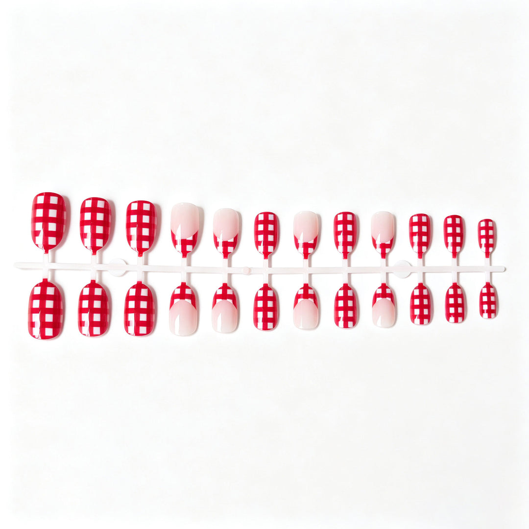 Stylish Gingham Print Nail Art