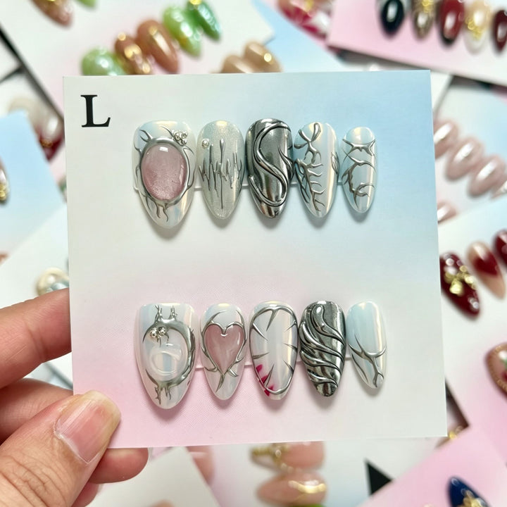 Artistic Press-On Nail Art Set with Metallic Accents
