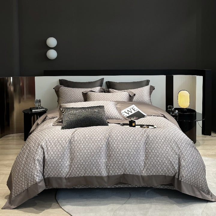 Elegant bed linen set made of cotton satin with discreet jacquard pattern and reversible function