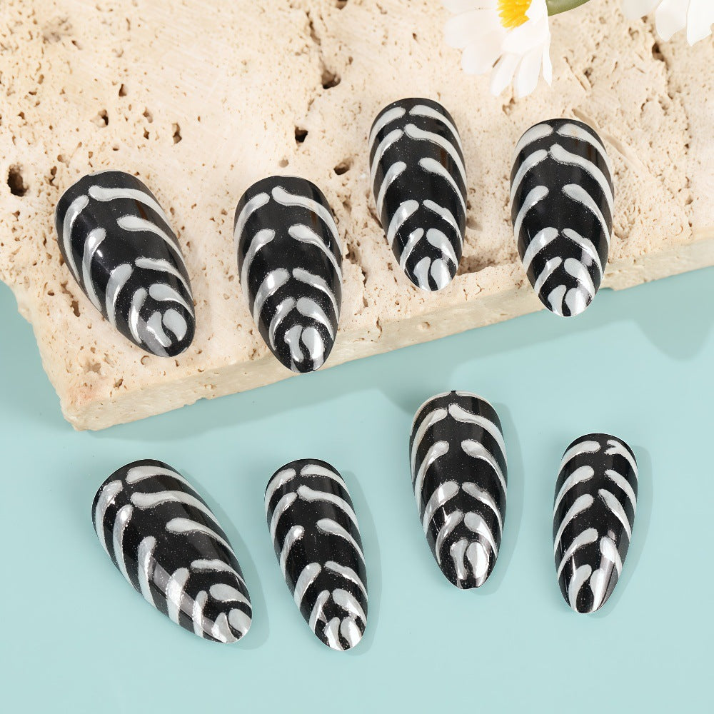 Stylish striped pattern artificial nails Kalsten