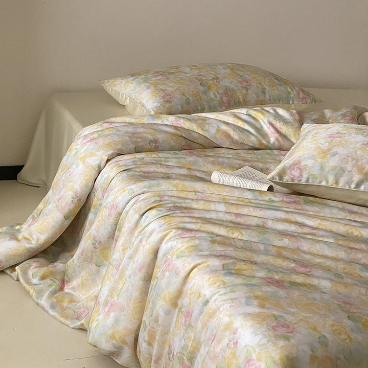 Bedding set made of cotton satin with floral vintage print