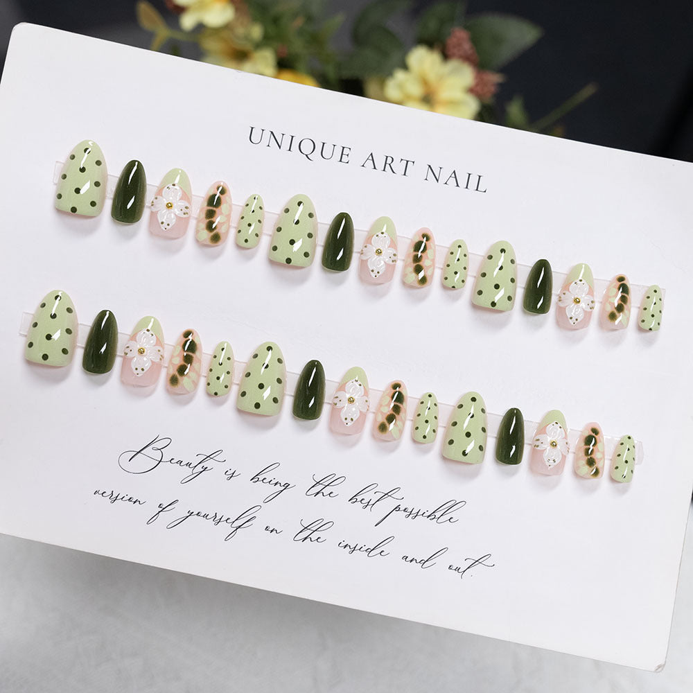 Floral Patterned Press-On Nail Art