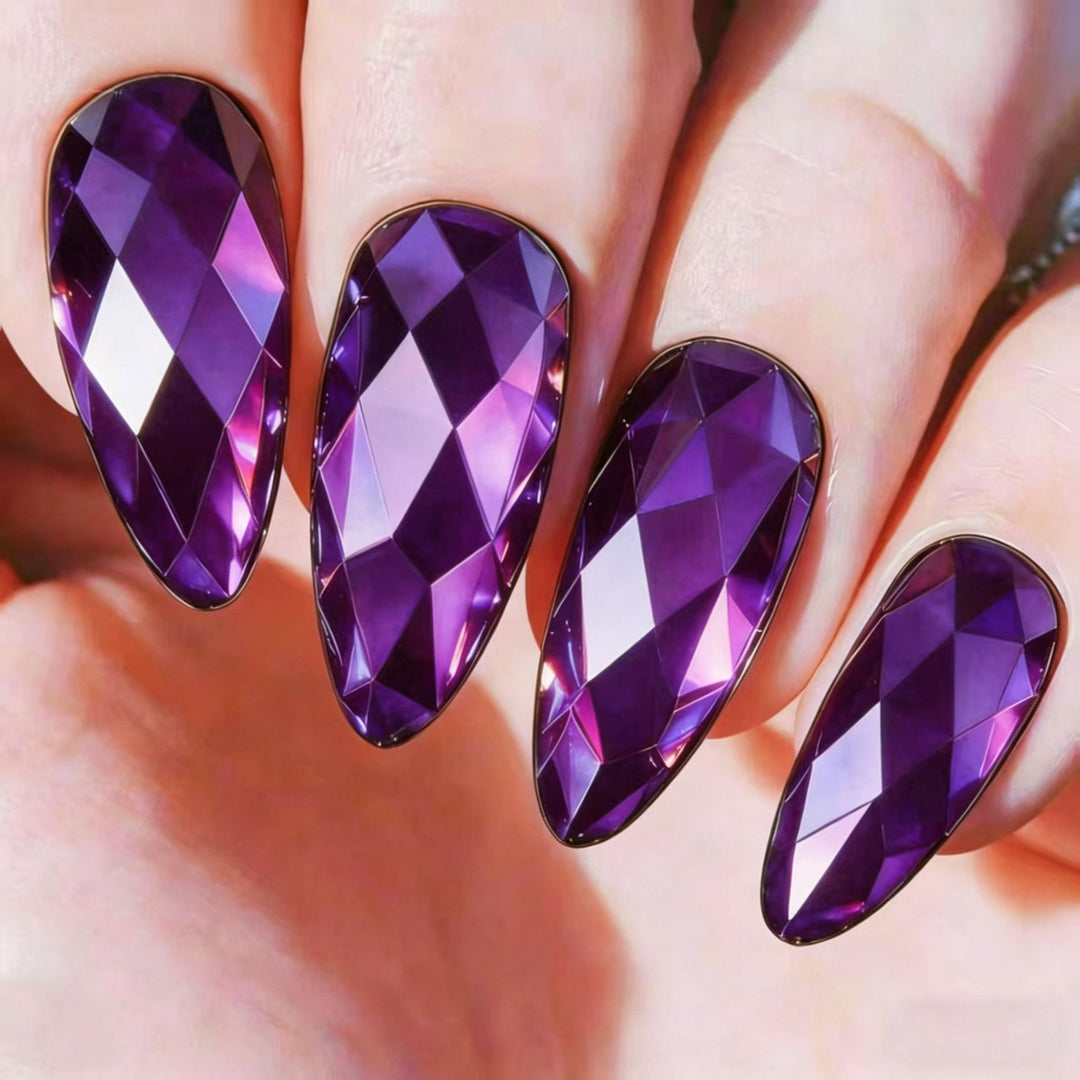 Eye-catching 3D art nails in crystal design Kalsten