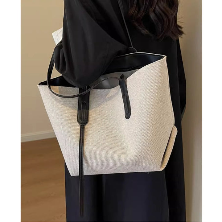 Spacious Utility Tote Kalsten
