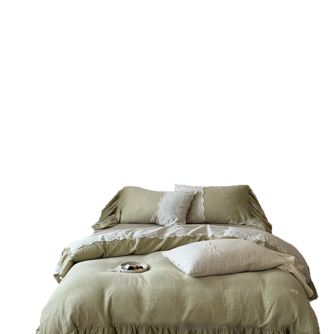 Linen look bedding set with tiered ruffle and lace border