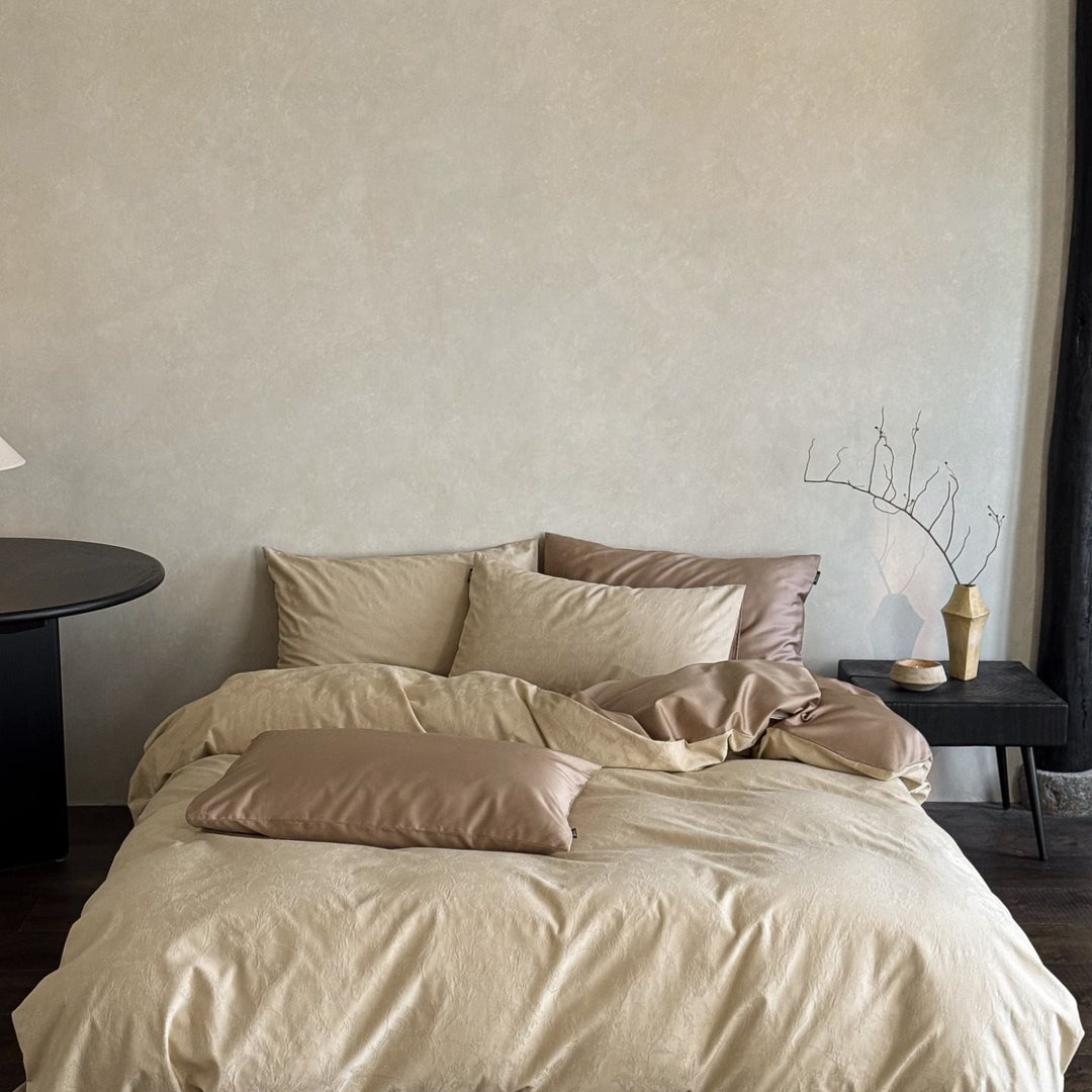 Elegant bed linen set made of cotton satin with embossed fan relief