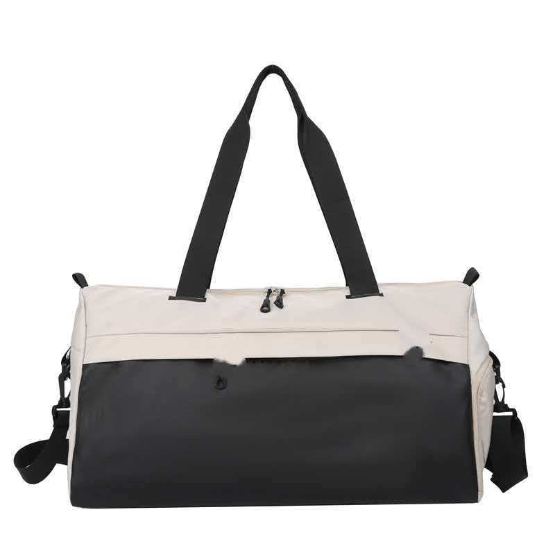 Spacious travel bag with removable shoulder strap Kalsten