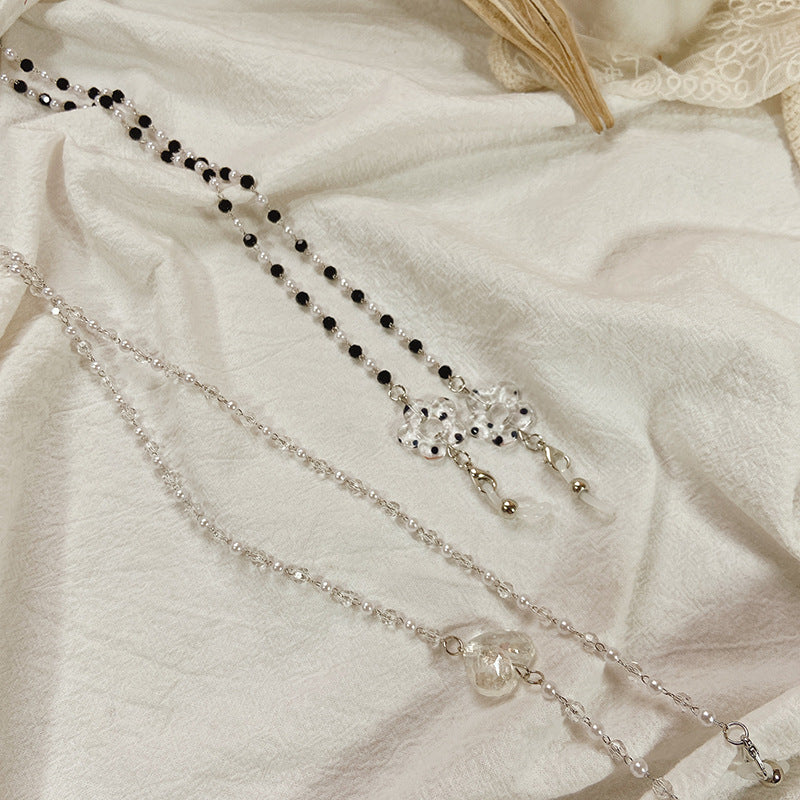Elegant jewelry necklace with heart-shaped pendants Kalsten