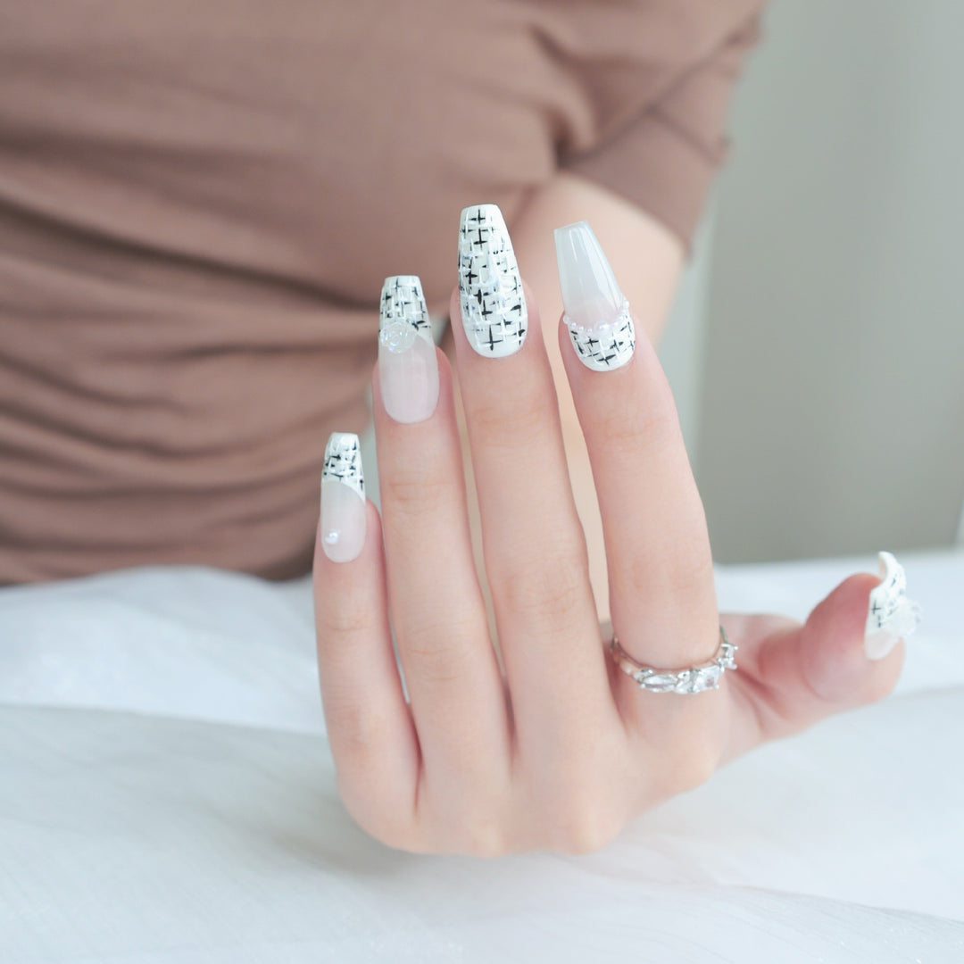 Artistic Press-On Nails Set with Floral Embellishments